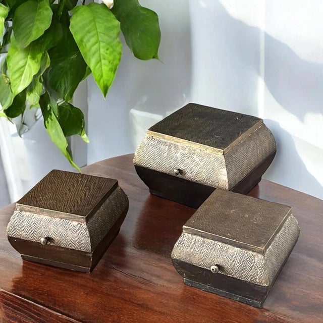1960s Set of 3 Brass Overlayed Wooden Boxes For Sale - Image 4 of 12
