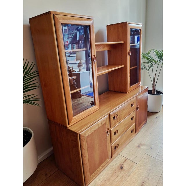 Mid-Century Windsor Sideboard with Display Cabinets in Elm by Lucian Ercolani for Ercol, 1990s For Sale - Image 14 of 18