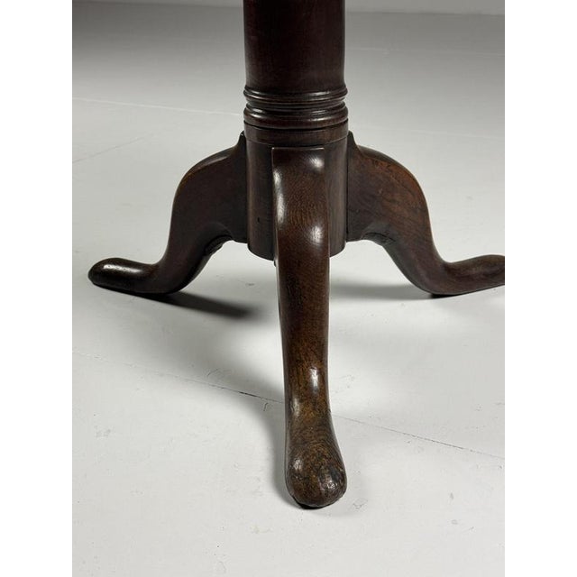 English Tilt Top Table in Oa For Sale - Image 10 of 18