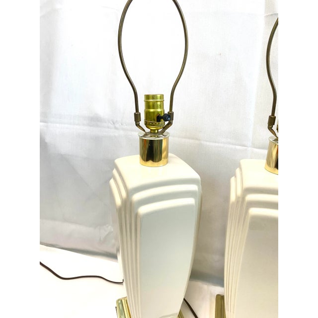 Vintage Art Deco Ivory Table Lamps – Sculptural Cream Ceramic Lamps, Pair For Sale - Image 4 of 10