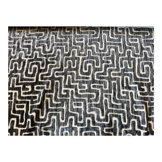 Kravet Blended Fabric on Linen 35721-218 For Sale