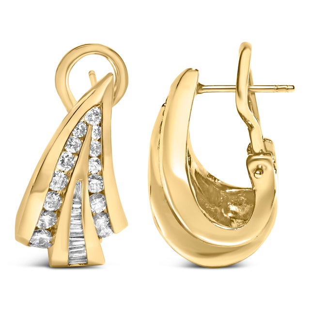 Haus of Brilliance 14K Yellow Gold 2-1/4 Cttw Baguette Diamond Modern Omega Huggy Earrings, Pair For Sale - Image 4 of 5