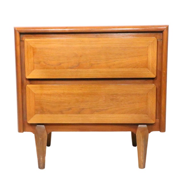 Mid Century Two Drawer Night Stand by American of Martinsville C. 1950/60's For Sale In New York - Image 6 of 11