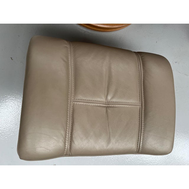 Beige Set of Beige Leather Swivel Recliner Chair and Ottoman from Stressless, 2000s For Sale - Image 8 of 10