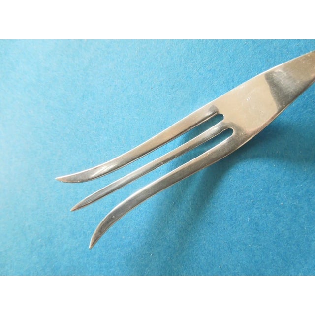 Chippendale Early 20th Century Baker Manchester Sterling Silver Pierced Pointed Handle Lemon Fork For Sale - Image 3 of 5