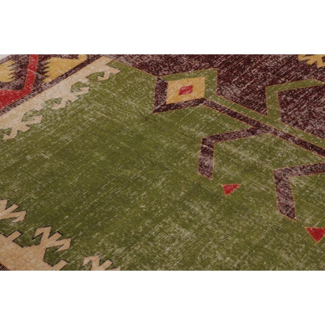 Traditional Vintage Turkish Distressed Rug With Rhythmic Geometric Motifs - Rug & Kilim For Sale - Image 3 of 10