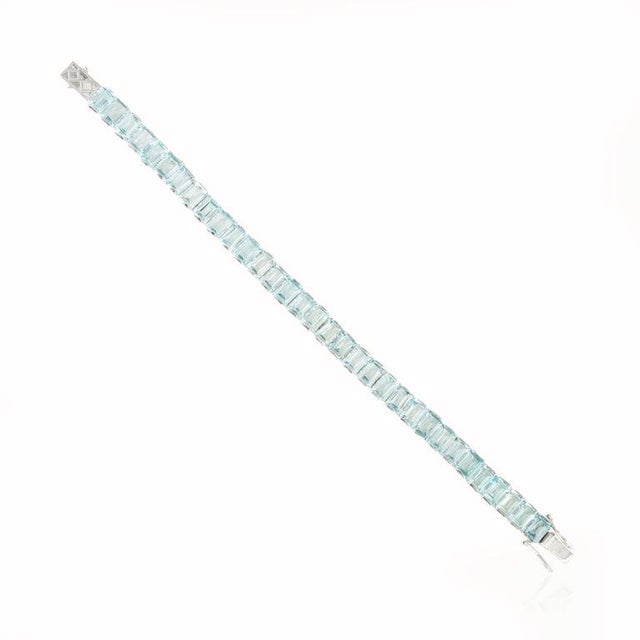 Octgaon Cut 41.5 Ct Blue Topaz Silver Tennis Bracelet Classic Line Design For Sale - Image 6 of 10
