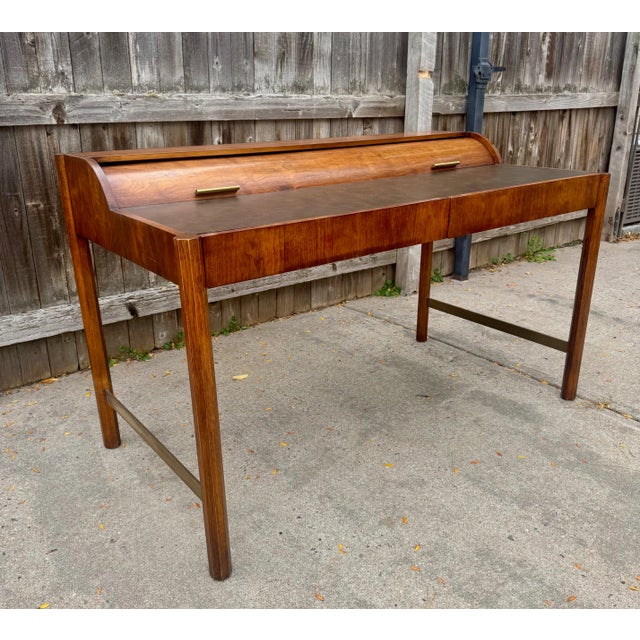Mid-Century Modern Vintage Mid Century Rolltop Desk by Hekman For Sale - Image 3 of 16