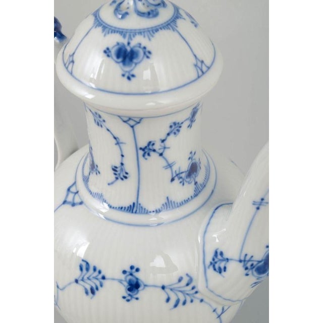 Vintage Blue Fluted Plain Porcelain Coffee Pot from Royal Copenhagen, 1958 For Sale - Image 3 of 5