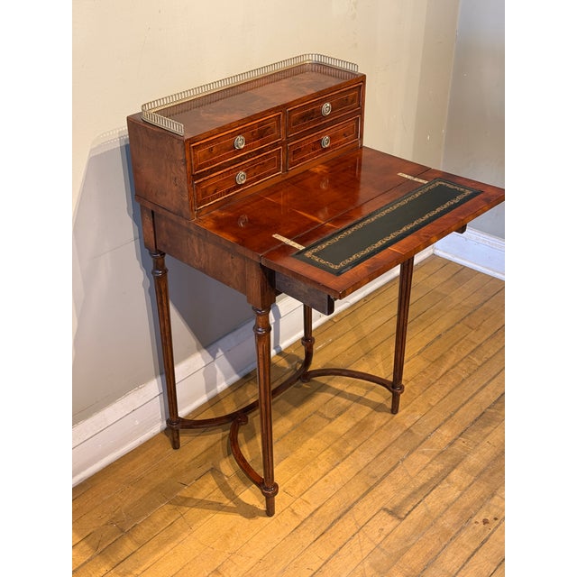 Antique Federal-Style Writing Desk / Secretary For Sale In Chicago - Image 6 of 10