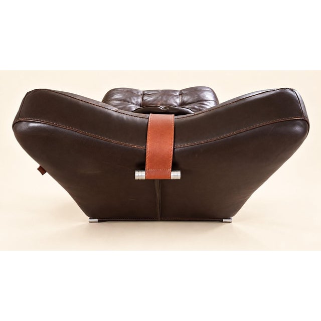 1970s S-Shaped Chaise Longue in Chocolate Leather with Button Tufting, 1970s For Sale - Image 5 of 9