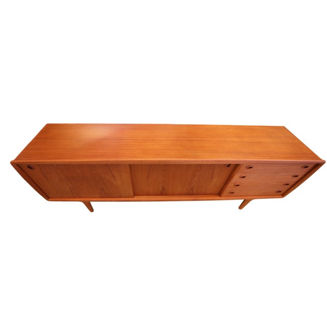 Mid-Century Modern Long Sideboard in Teak with Drawers and Sliding Doors from H.P. Hansen, 1960s For Sale - Image 3 of 18