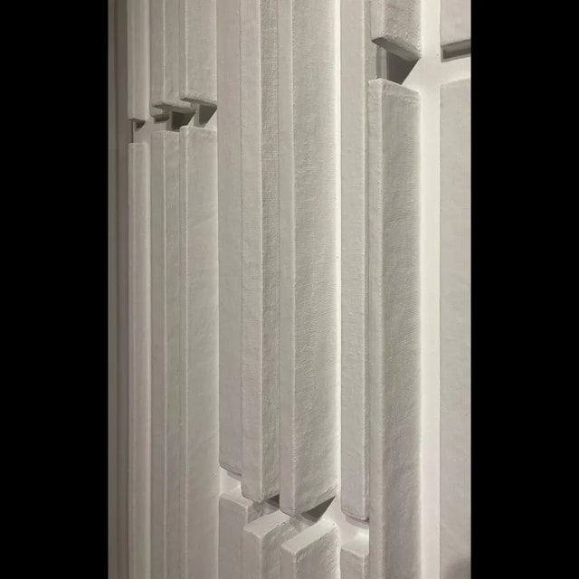 Maze explores the tension between perception, judgement, and the ways we navigate the scrutiny of others and ourselves....