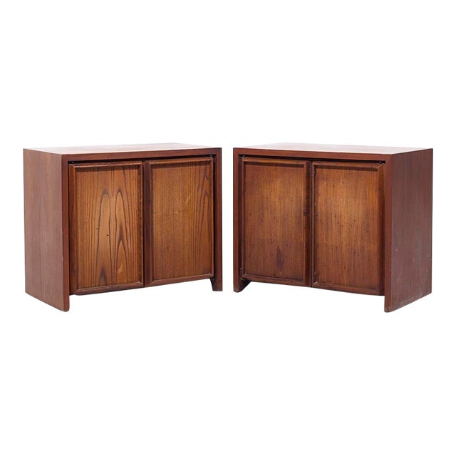 Dillingham Mid Century Pecky Cypress Nightstands - Pair For Sale