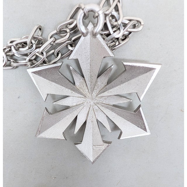 Vintage 1970s Signed Crown Trifari Rhodium Plated Star Pendant Necklace For Sale In Philadelphia - Image 6 of 7