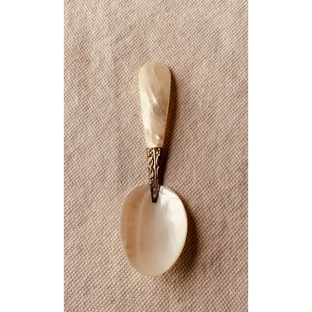 Art Deco Mid 20th Century Crystal Oyster Shell Caviar Dish With Full Mother-of-Pearl & Engraved Silver Spoon For Sale - Image 3 of 15