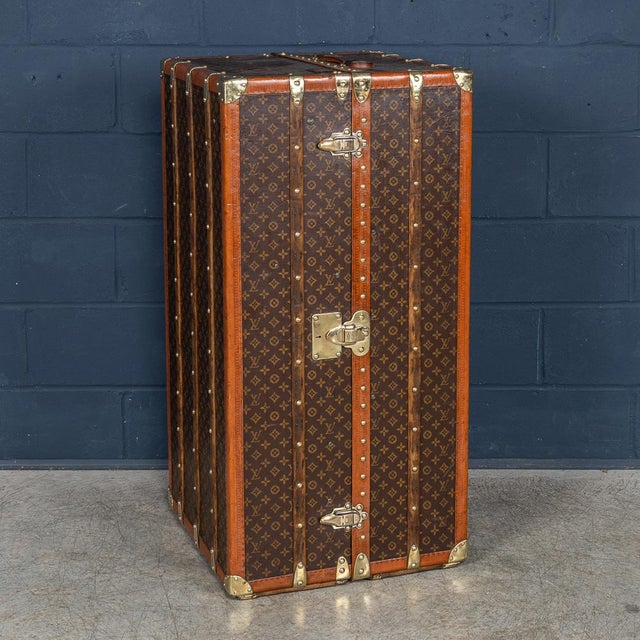 20th Century Wardrobe Trunk in Monogram Canvas from Louis Vuitton, France, 1930s For Sale - Image 3 of 18