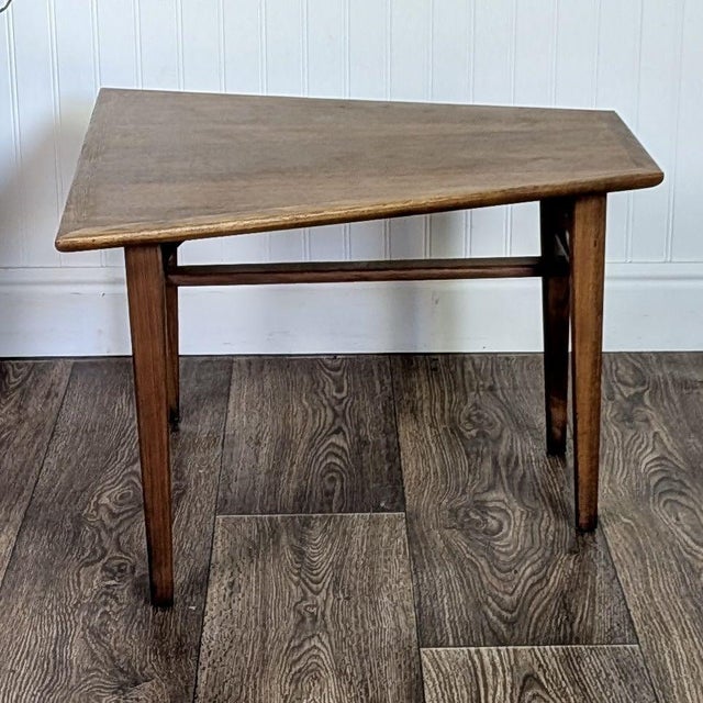 Mid-Century Modern Small Vintage Mid-Century Modern Walnut Low Side Table / Cocktail Table For Sale - Image 3 of 11