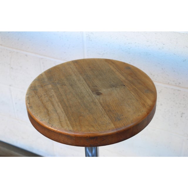 1970s Set of 3 Mid-Century Modern Butcher Block & Chrome Swivel Bar Stools, 1970s For Sale - Image 5 of 18