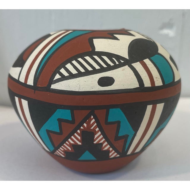 Nice vintage round ceramic New Mexico native American vase, signed on bottom by Andrea V Fraqua Jimez.