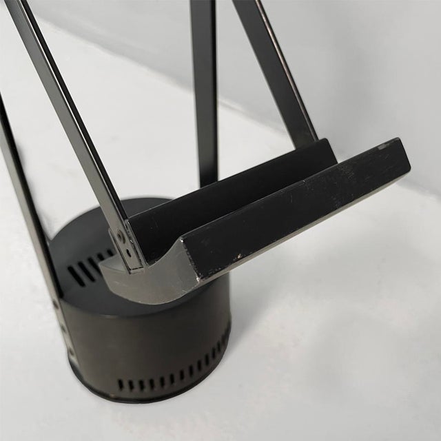 Italian Modern Black Tizio Table Lamps by Richard Sapper for Artemide, 1980s, Set of 2 For Sale - Image 13 of 15