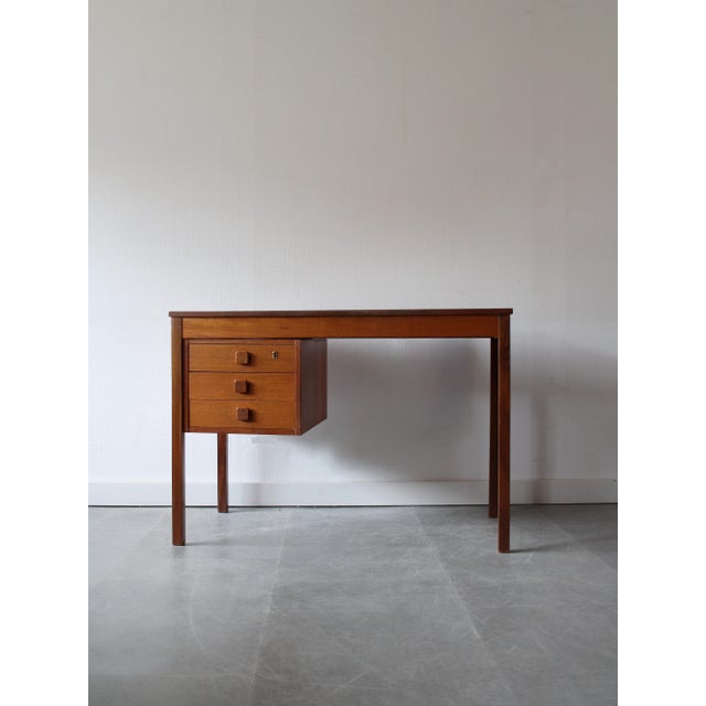 1960s Vintage Danish Desk in Teak attributed to Domino Møbler, 1960s For Sale - Image 5 of 11