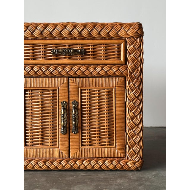 Brown Woven Wicker Nightstand With Braided Rope Trim, 1980s For Sale - Image 8 of 17