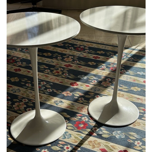 Mid-Century Modern Vintage White Tulip Side Table by Eero Saarinen for Knoll International, 1960s, Set of 2 For Sale - Image 3 of 6