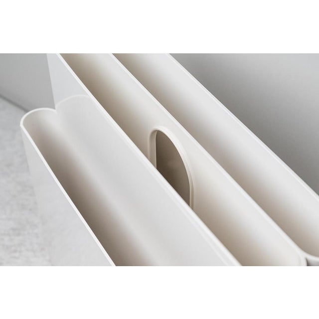 Model 4676 Magazine Rack attributed to Giotto Stoppino for Kartell, 1970s For Sale - Image 3 of 10