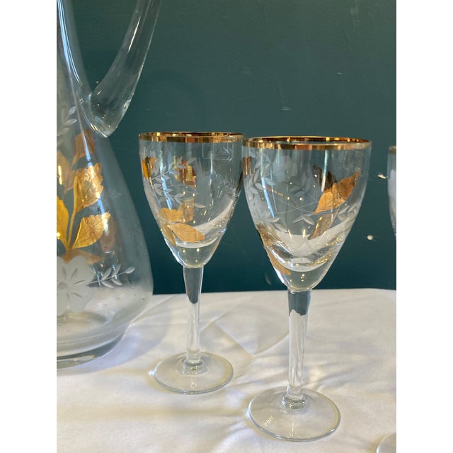 Mid 20th Century Mid-Century Toscany Gold Leaf Wine Glasses & Pitcher Set- 7 Pieces For Sale - Image 5 of 9