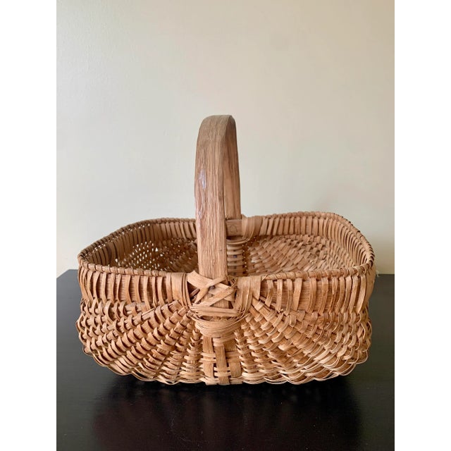 Early 20th Century American Splint Oak Gathering Basket For Sale In South Bend - Image 6 of 9
