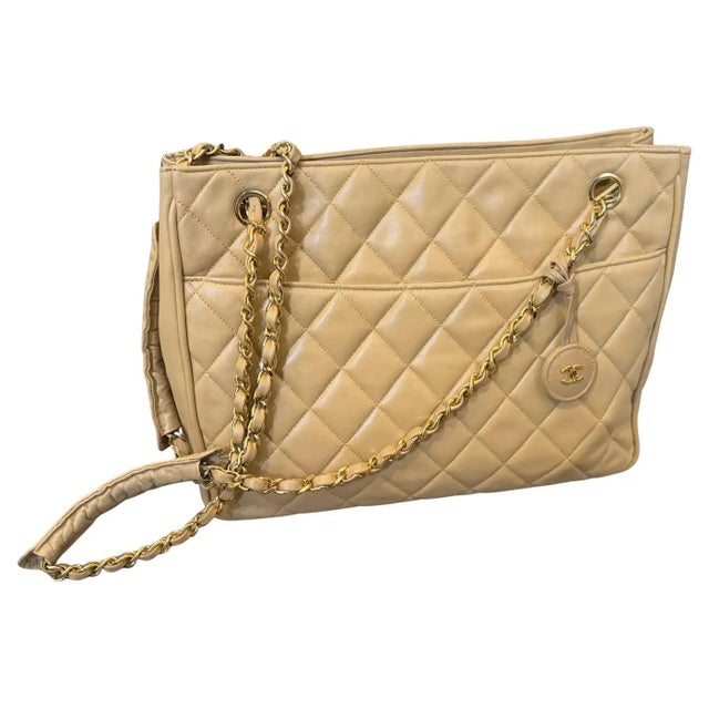 Contemporary 1980s Vintage Chanel Beige Lambskin Leather and Brass Shoulder Bag For Sale - Image 3 of 18