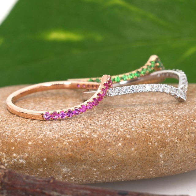 Diamond Chevron Ring – Dainty Solid Gold, Minimalist Stackable Wedding Band, Size 6.75 For Sale In Columbus - Image 6 of 7