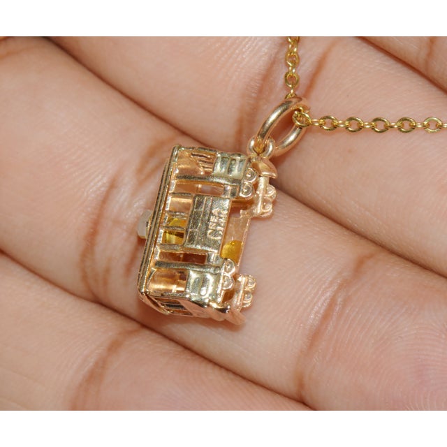 Early 21st Century Vintage 14k Gold San Francisco Cable Car Charm Pendant – 3d Tram Design For Sale - Image 5 of 7