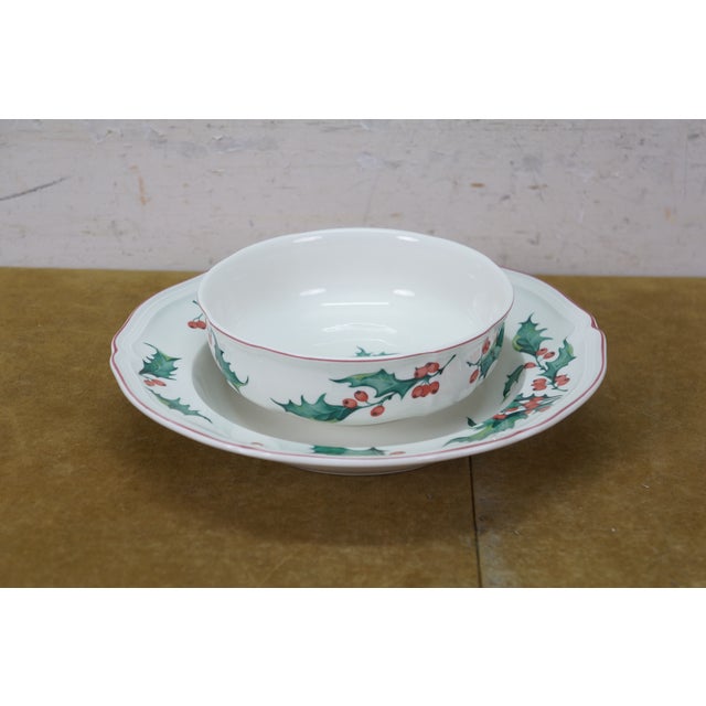 Villeroy & Boch Mid 20th Century Villeroy & Boch Holly & Berry Christmas Pattern Dinner Service Set for 12 - 74pc For Sale - Image 4 of 16