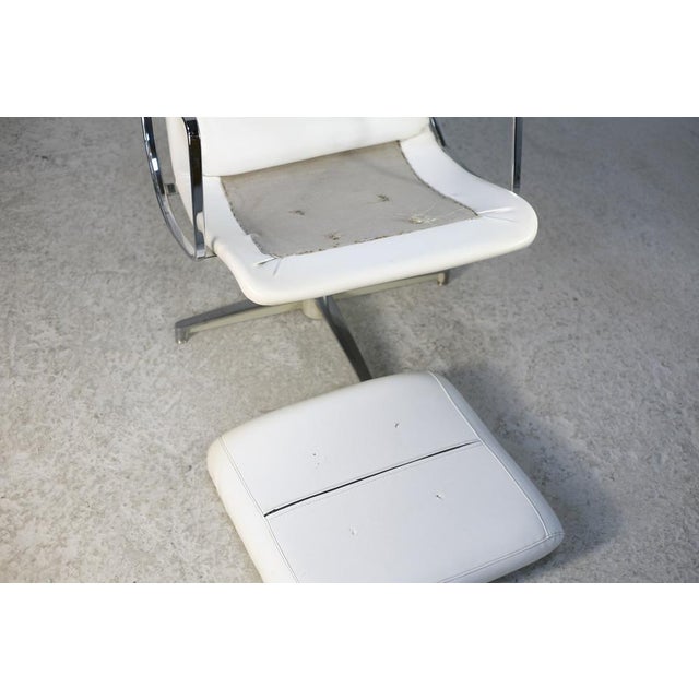 Space Age Lounge Chair in Steel and Faux Leather, France, 1970s For Sale - Image 6 of 18