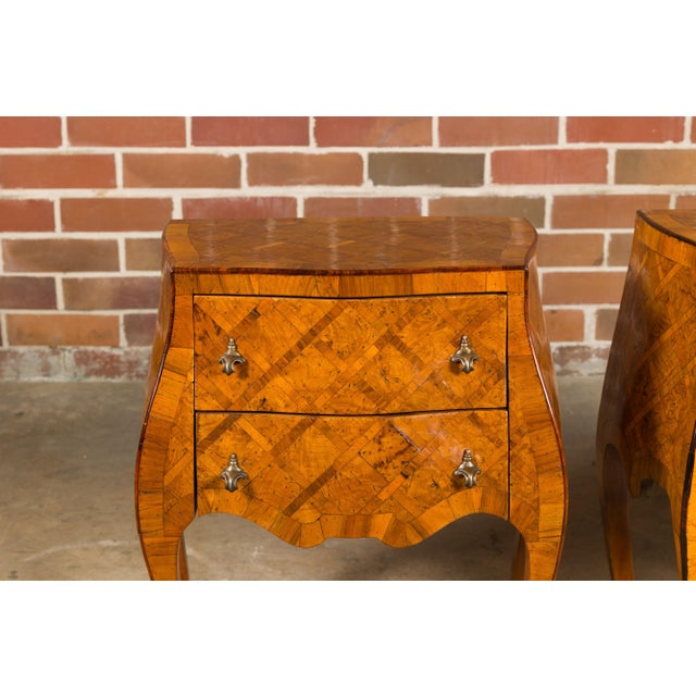 Mid 20th Century Italian Rococo Style Burl Wood Marquetry Bedside Chests with Cabriole Legs For Sale - Image 11 of 12