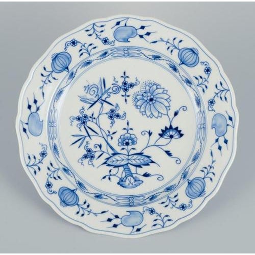 Blue Onion Pattern Dinner Plates in Porcelain from Meissen, Germany, Set of 4 For Sale - Image 3 of 7