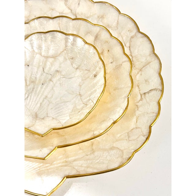 Vintage Capiz Shell Nesting Trays With Brass Trim – Coastal Hollywood Regency Set of 3 For Sale - Image 4 of 11