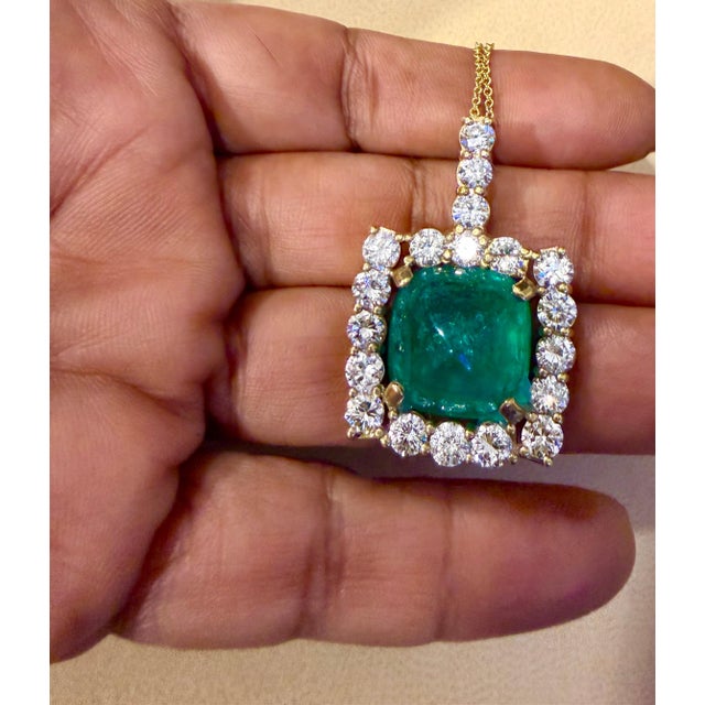 17.5 Ct Sugar Loaf Cabochon Colombian Emerald & 5.7 Ct Diamond Necklace 14KYG For Sale - Image 18 of 18