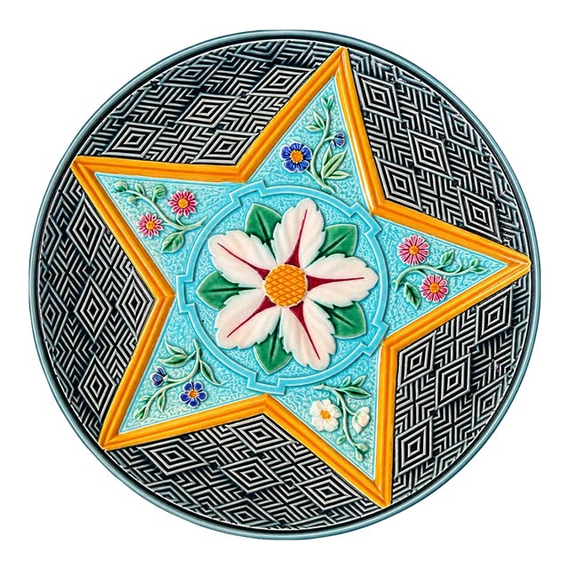 Wedgwood Majolica Chrysanthemum Star-Form Plate With Geometric Ground, C. 19th Century For Sale