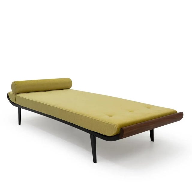 We have selected Musco 16/66 Mohair from De Ploeg, the Netherlands: Mohair has as an advantage that it is a natural...