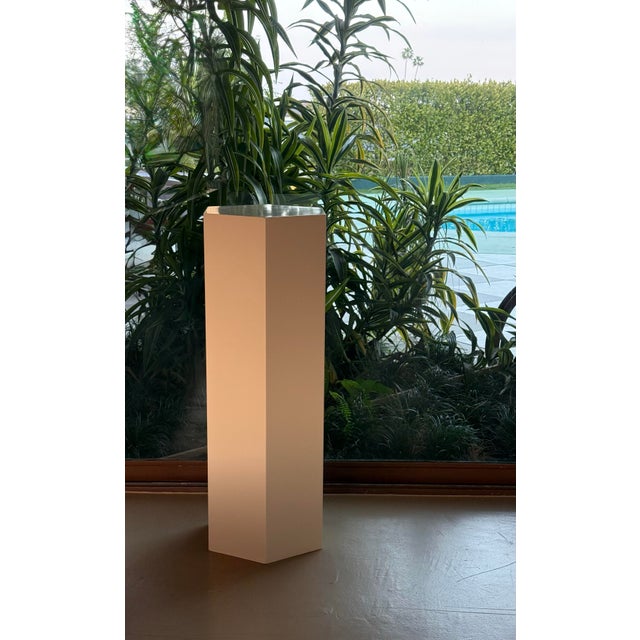 Postmodern Cream Lacquered Hexagonal Pedestal, Late 20th Century For Sale - Image 3 of 11