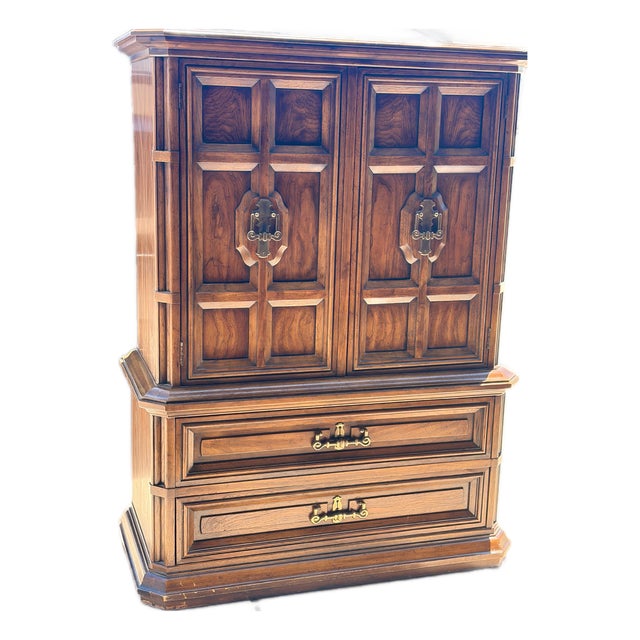 Authentic Drexel Heritage Talavera Walnut Gentleman's Chest | Entertainment Cabinet | Dry Bar | Model 431-420 c.1977 For Sale