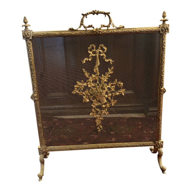 Early 20th Century French Brass Fireplace Screen With Floral & Ribbon Motifs [Sp] For Sale