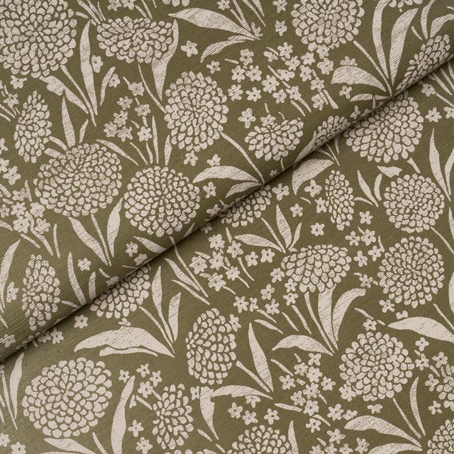 Schumacher Schumacher Chrysanthemum Sisal Wallcovering In Juniper For Sale - Image 4 of 6