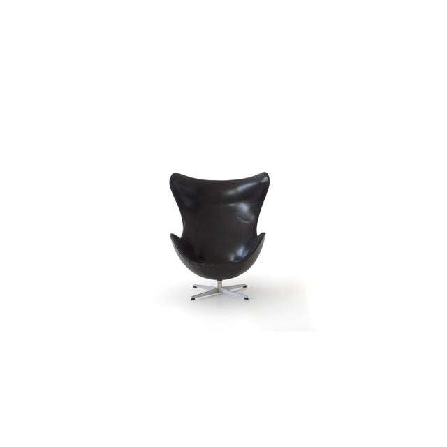 Mid-Century Modern 1950s Egg Chair-Arnee Jacobsen for Fritz Hansen For Sale - Image 3 of 6