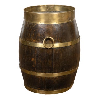 English Turn of the Century Oak Barrel with Brass Braces, circa 1900 For Sale
