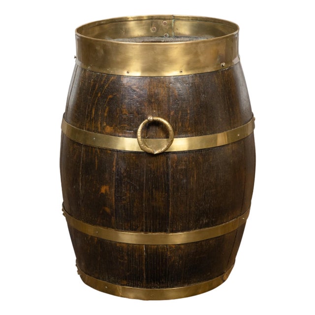 English Turn of the Century Oak Barrel with Brass Braces, circa 1900 For Sale