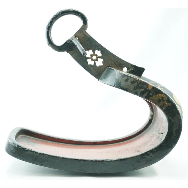 Japanese Samurai Abumi Stirrups Lacquer Edo, 18th Century - A Pair For Sale - Image 4 of 10